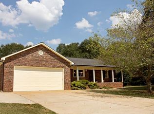 1192 N Hill Dr, Lincolnton, NC 28092