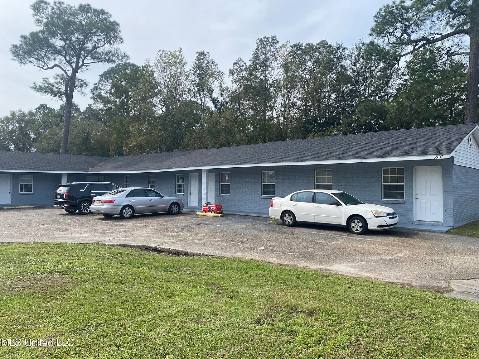 2 bed, 1.0 bath, 650 sqft, $700 — Photo 1