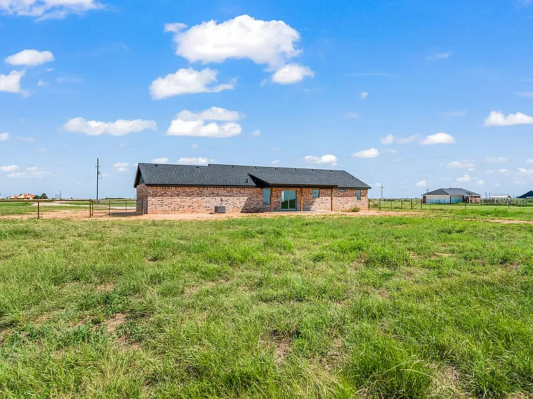 17311 N FM 400 — Photo 4