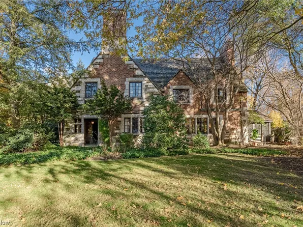 2955 Glengary Rd, Shaker Heights, OH 44120