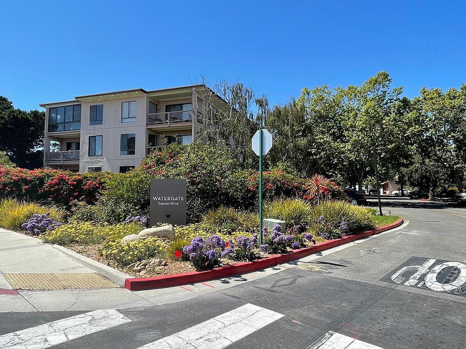 Entrance to Watergate Community