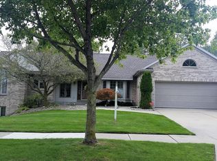 1854 Cherry Run Dr NW, Grand Rapids, MI 49504