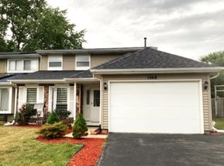 1348 Inverness Dr, Elgin, IL 60120