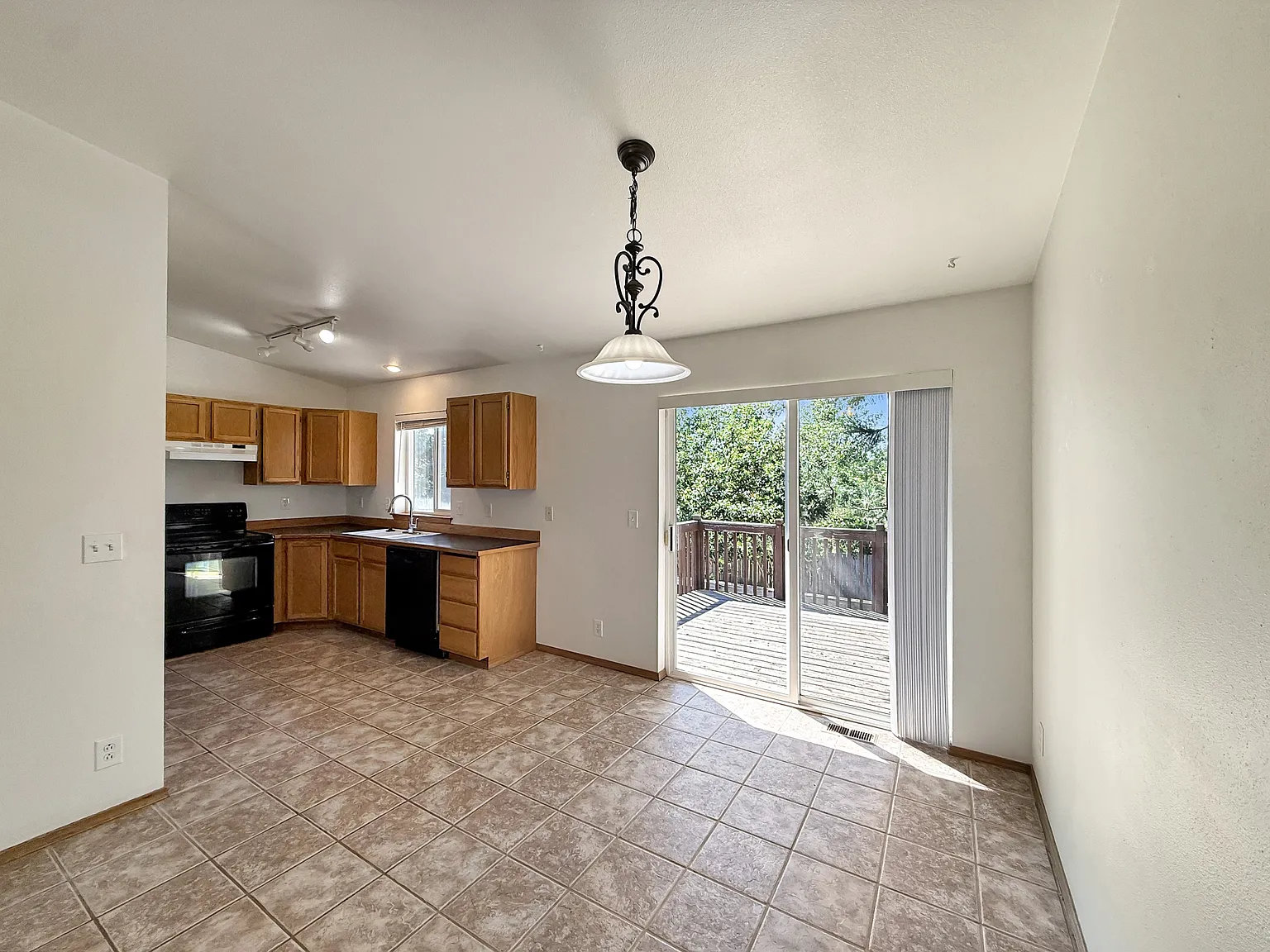 2565 N Stagecoach Dr - 1 — Photo 3