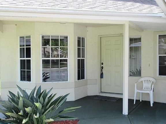 2nd image of 3935 Saint Armens Cir