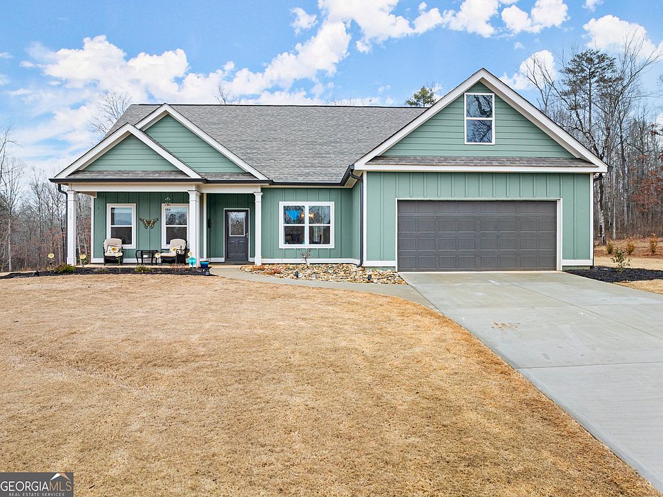 1st image of 228 Oakwood Dr