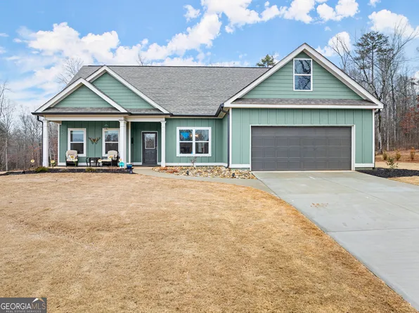 228 Oakwood Dr, Commerce, GA 30529