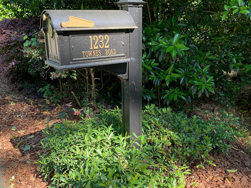 2nd image of 1232 Townes Rd