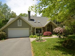 28 Trillium Way, Amherst, MA 01002