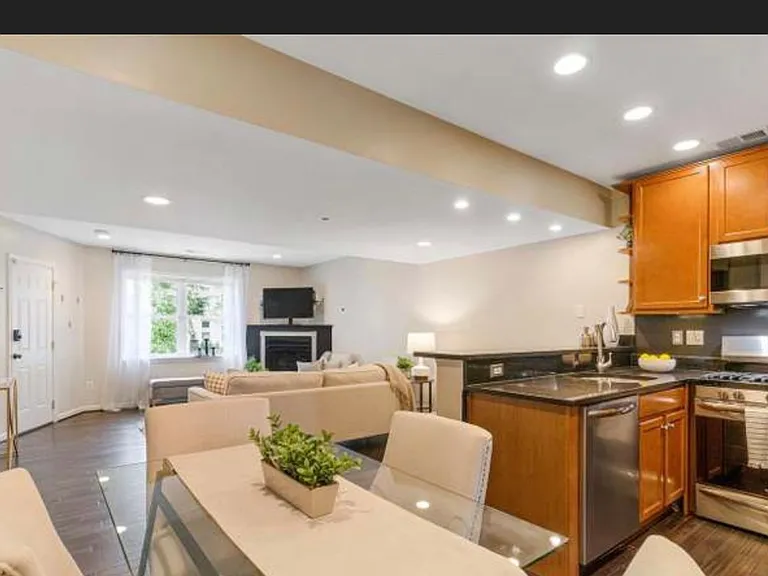 1519 Constitution Ave NE #E-101 — Photo 4