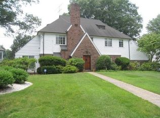5 Oxford Rd, White Plains, NY 10605