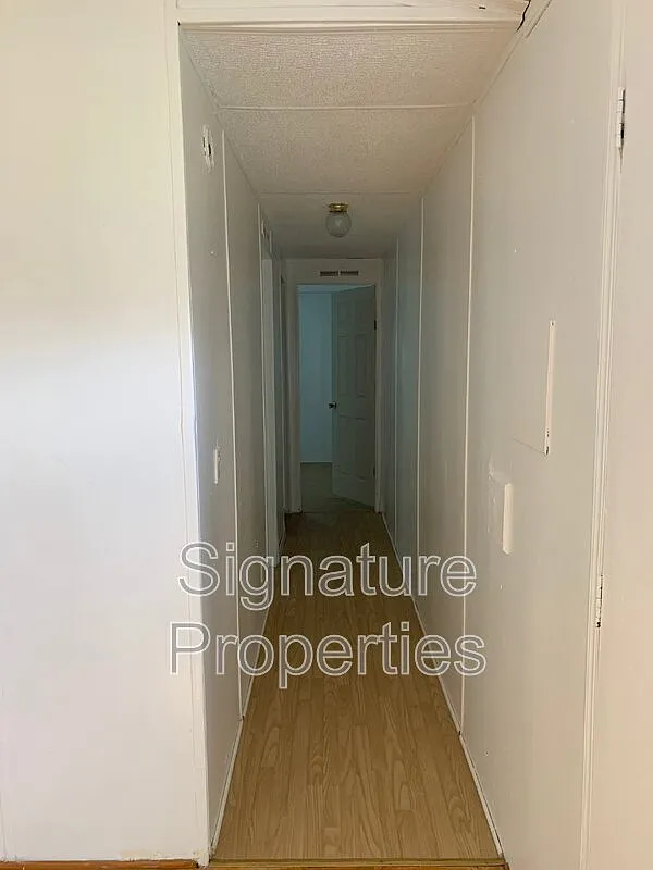 3 bed, 2.0 bath, $800 — Photo 3