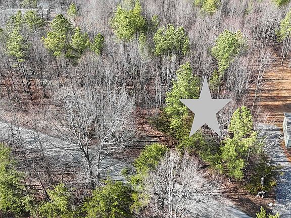 5th image of 949 Austins Rd