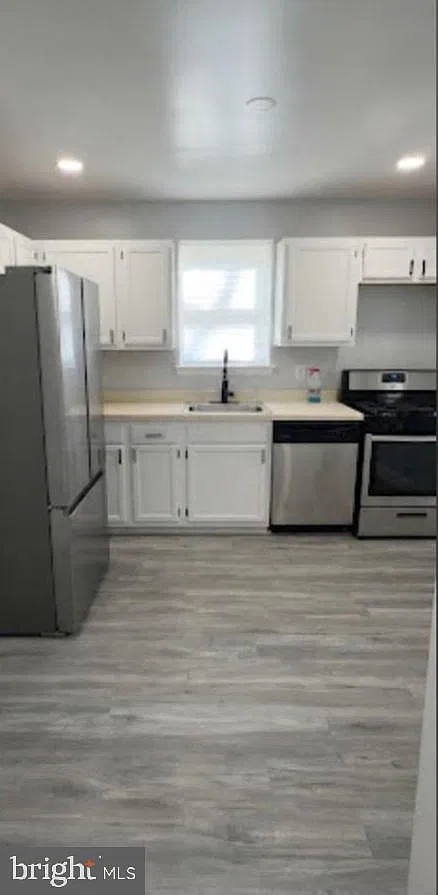 5 bed, 3.0 bath, 1152 sqft, $2,900 — Photo 3