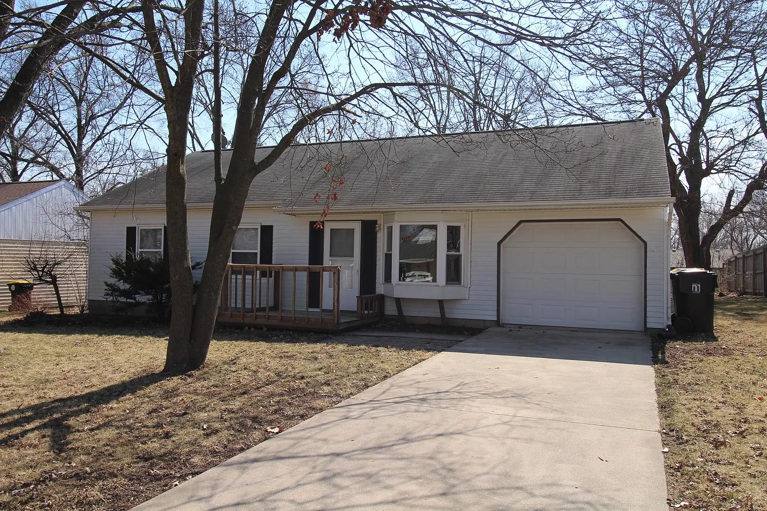 1409 Kingsridge Dr photo 1