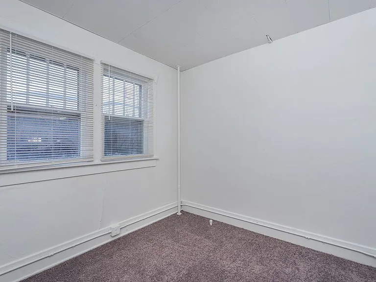 420 S 6th Ave — Photo 21