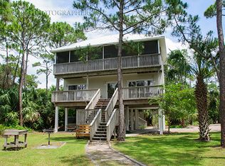 2101 Blue Heron Trl, Eastpoint, FL 32328