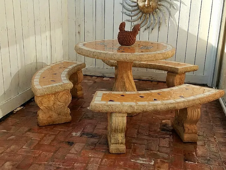 Entrance/Front Patio