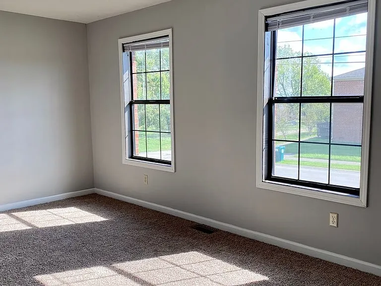 1022 Brandy Ln — Photo 6