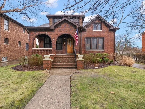 1433 Yorkshire Rd, Grosse Pointe Park, MI 48230