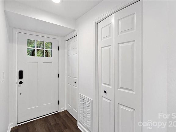 3rd image of 7642 Holly Grove Ct