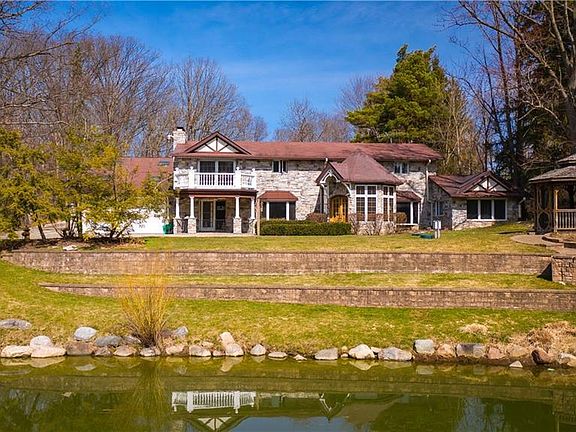2nd image of 8101 Parkview Dr