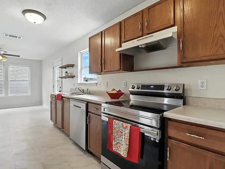 2433 Harvest Moon Dr — Photo 7