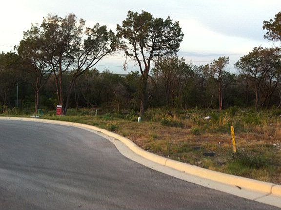 4th image of 521 Cedar Trl