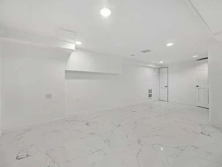 329 Decatur St #1L — Photo 22