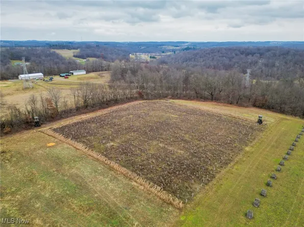 3115 Jasmine Rd NW, Carrollton, OH 44615