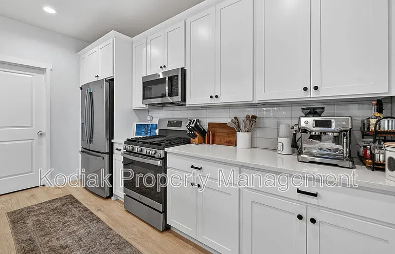 979 W Shoreline Dr — Photo 10