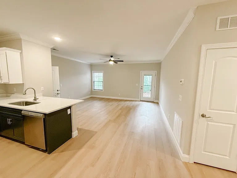 Laurel Ridge — Photo 5