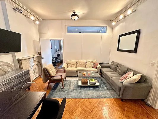 Rented by OvCo Realty | media 4