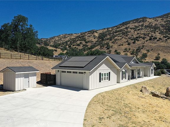 4th image of 25904 Bear Valley Rd