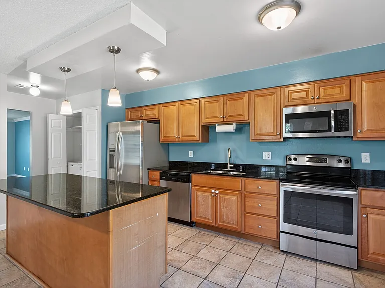 4718 Greenlaw Dr — Photo 7