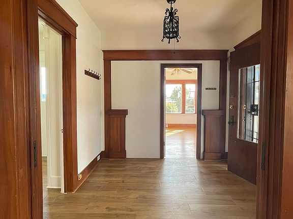5th image of 3829 Eagle St APT 1