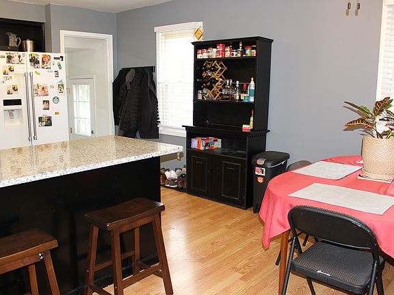 4th image of 3011 Ferris Ave