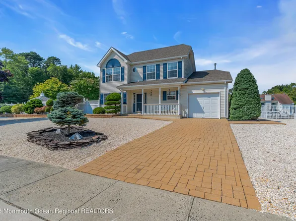 12 Starboard Court, Bayville, NJ 08721