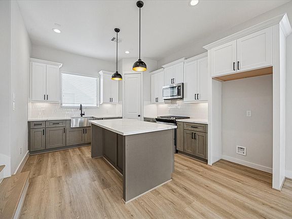 4th image of 3710 Creekmont Gardens Ln