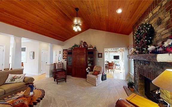 4th image of 112 White Cedar Ln