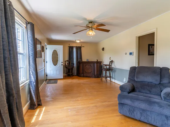 110 Waugh Dr, Galax, VA 24333