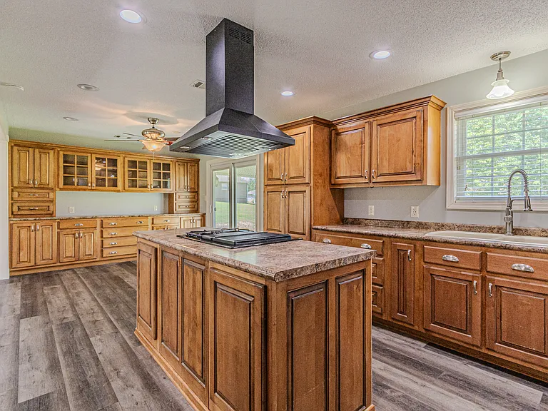 306 N Center Hill Rd — Photo 16