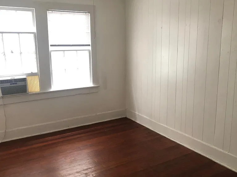 508-10 Henry Clay Ave — Photo 2