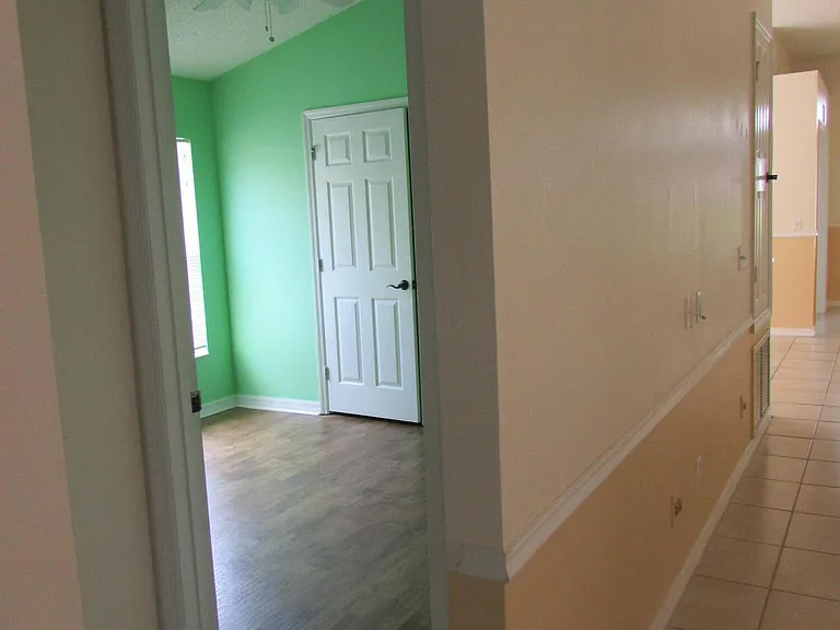 1065 Sedgewood Cir — Photo 15