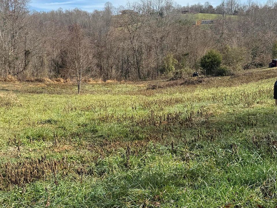 1st image of 132 Sunset Hills Ln