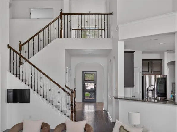 700 Ledge Stone Dr, Austin, TX 78737