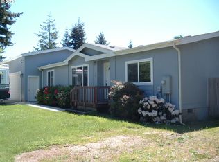 1180 6th St, Bandon, OR 97411