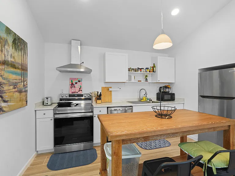 1815 E Derenne Ave #B — Photo 18