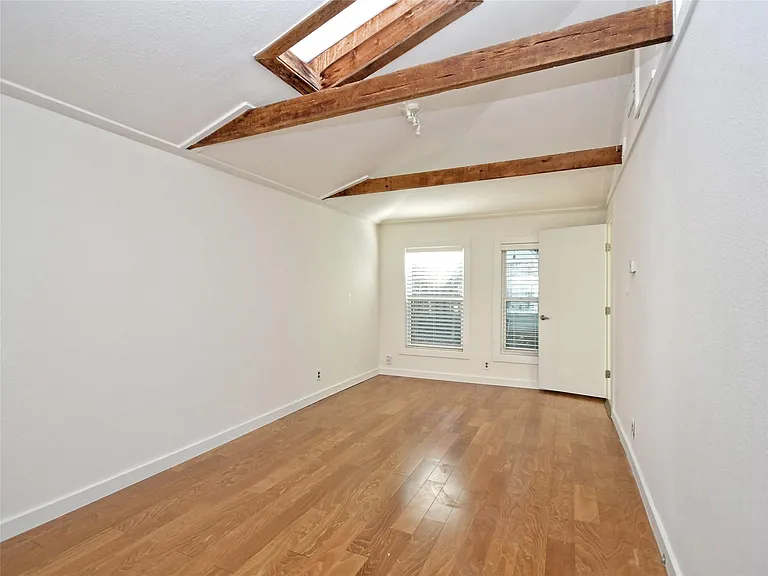 4604 Red River St #B — Photo 6