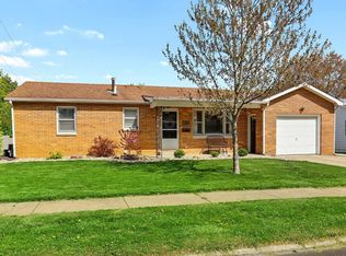 25 Kingswood Dr, Normal, IL 61761